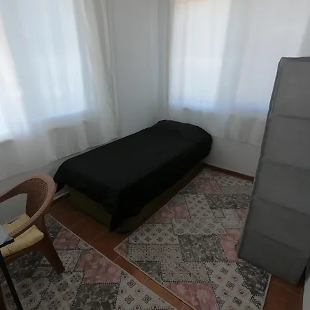 Apartment Very Close To And Airport *