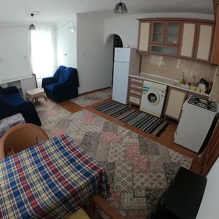 Apartment Very Close To And Airport *