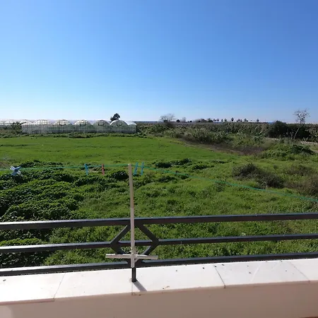 Very Close To And Airport Apartment